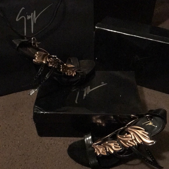 giuseppe zanotti - Picture 2 of 3
